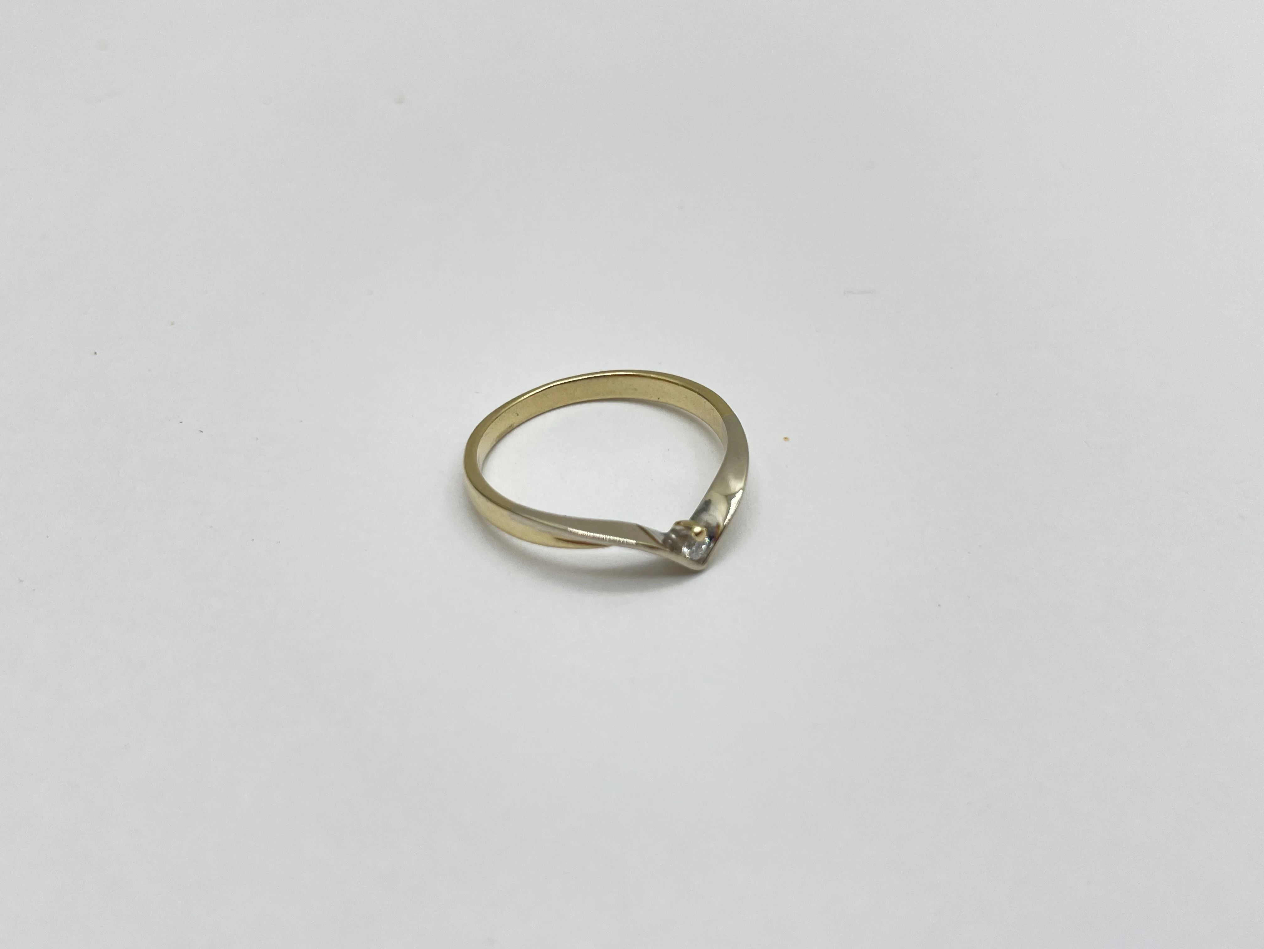 piekny-zloty-pierscionek-z-brylantem-585-176g-rozmiar-13-stan-11323-2