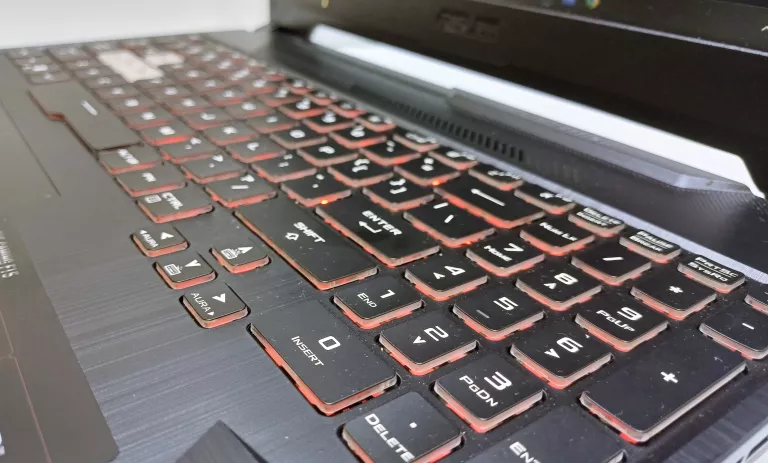 laptop-asus-tuf-gaming-f15-i5-11th-16gb-512gb-rtx-3050-win-11-typ-dysku-twardego-ssd