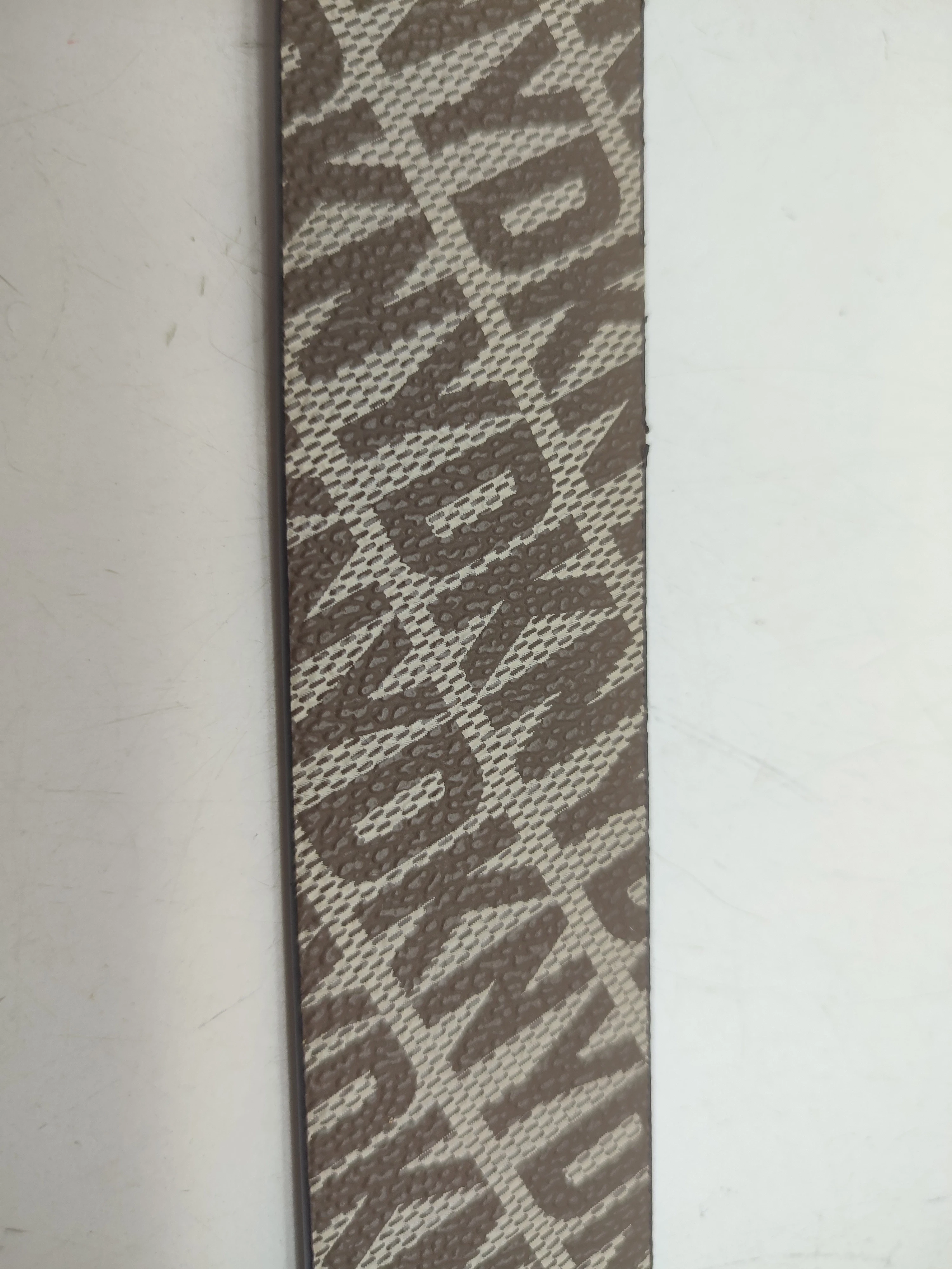 pasek-dkny-logowany-szary-1x-stan-11323-2