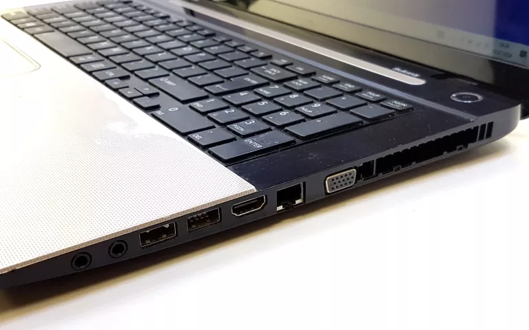 LAPTOP TOSHIBA L70 I5-4210U 17,3" 6GB 1000 GB HDD W10