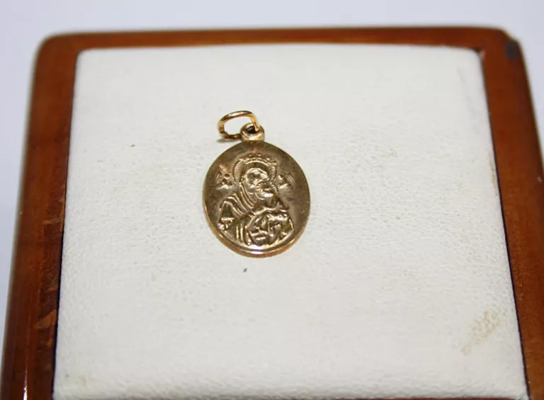 DELIKATNY ZŁOTY MEDALIK 1,76G 14K