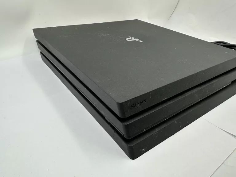 KONSOLA SONY PS4 PRO 1TB OPIS!!