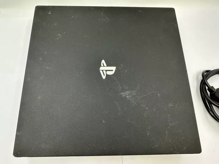 KONSOLA SONY PS4 PRO 1TB OPIS!!