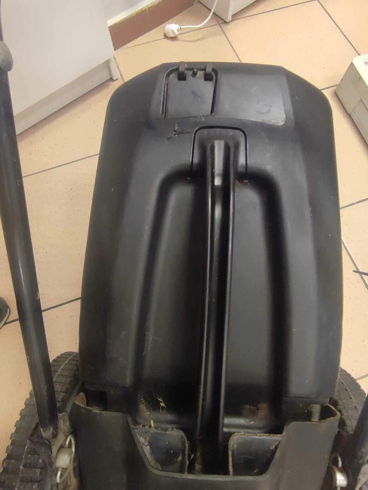 kosiarka-z-napedem-mr-gardener-hw-d-40-46-t-158cc-pojemnosc-silnika-158