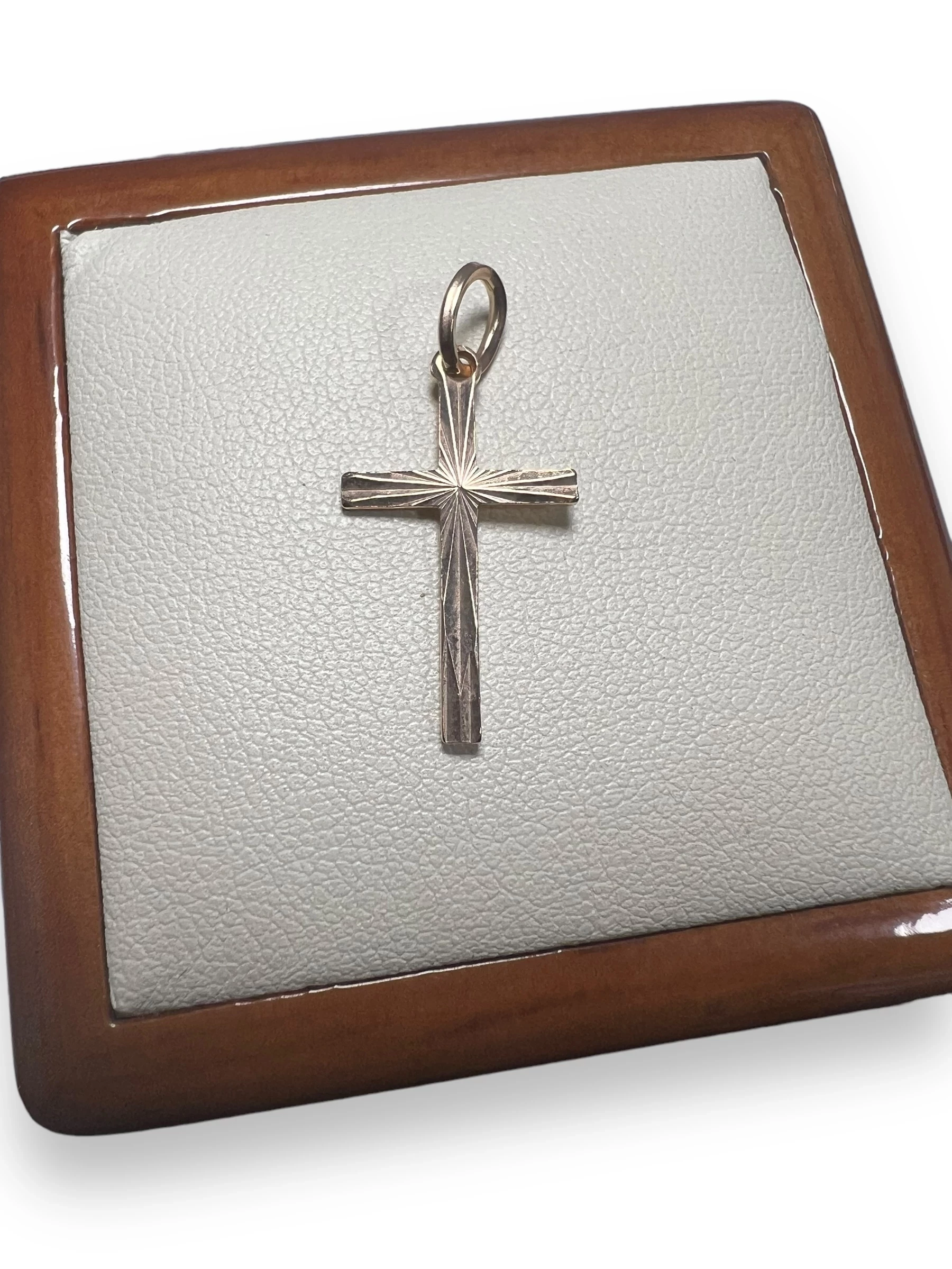 zloty-krzyzyk-083g5852cm-stan-uzywany