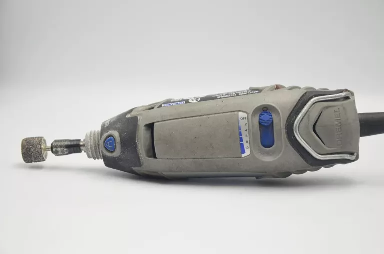 SZLIFIERKA WIELOFUNKCYJNA DREMEL 3000