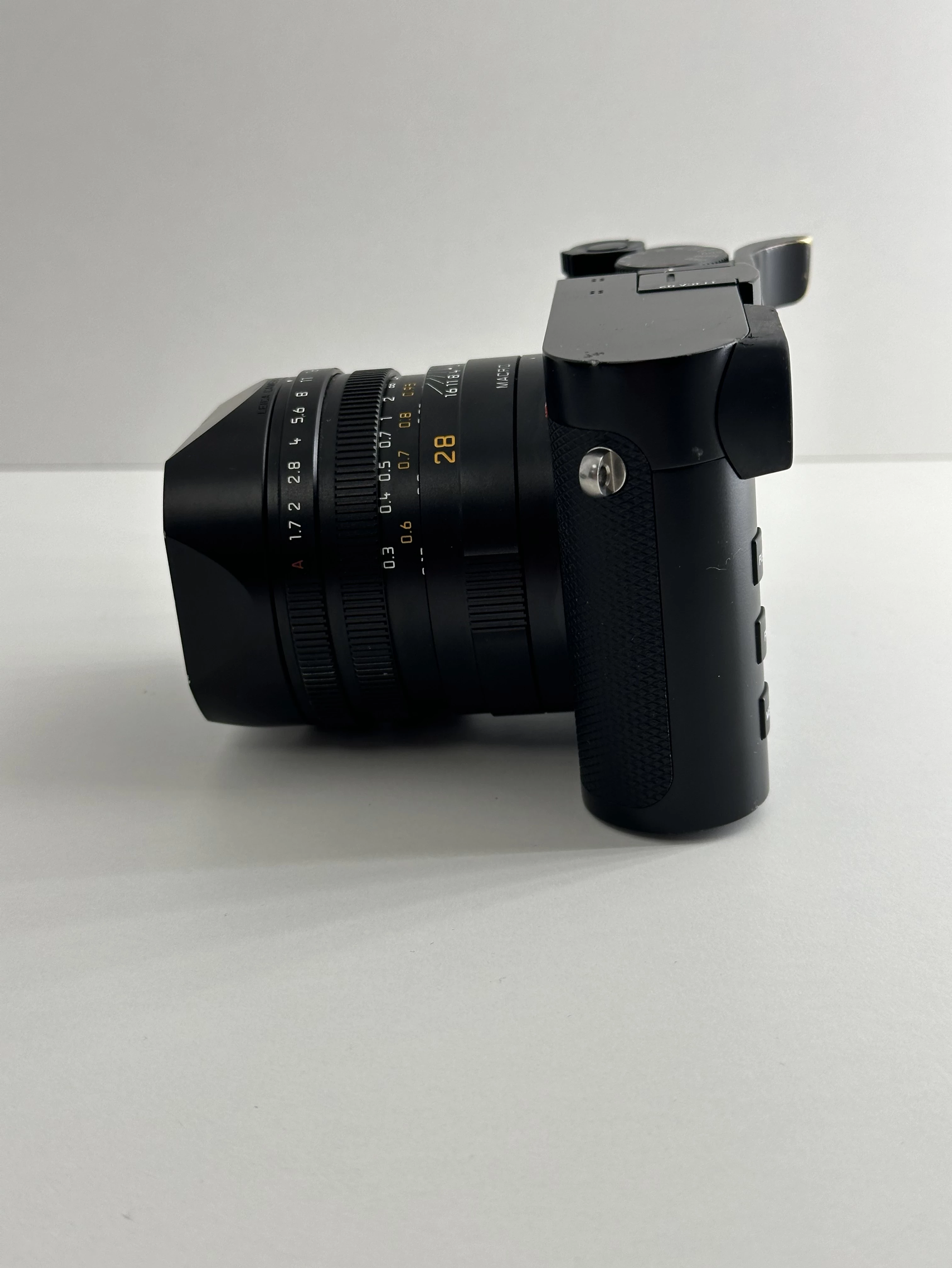 aparat-cyfrowy-leica-q2-czarny-zoom-optyczny-0