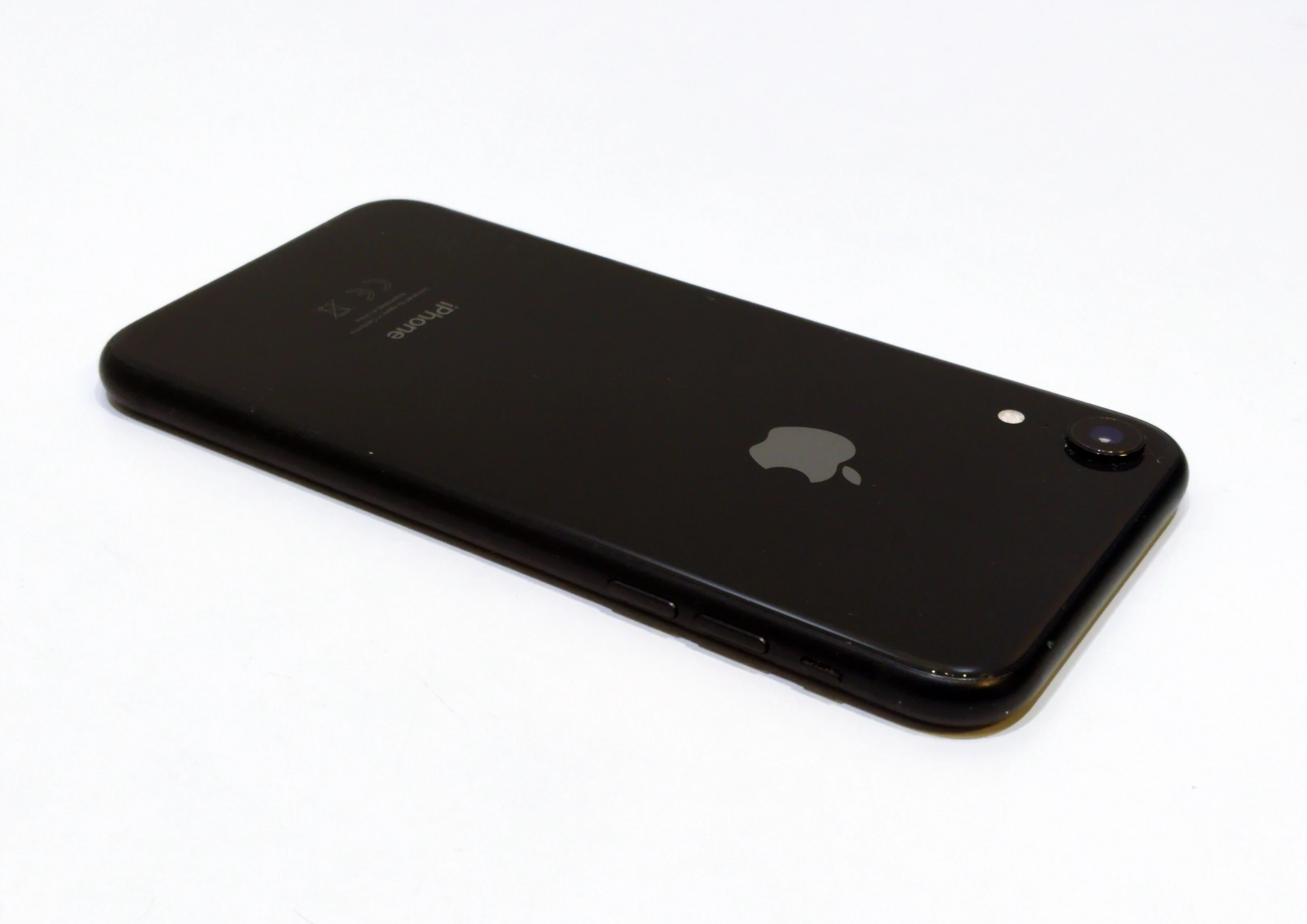 telefon-iphone-xr-64gb-77-a2105-system-operacyjny-ios