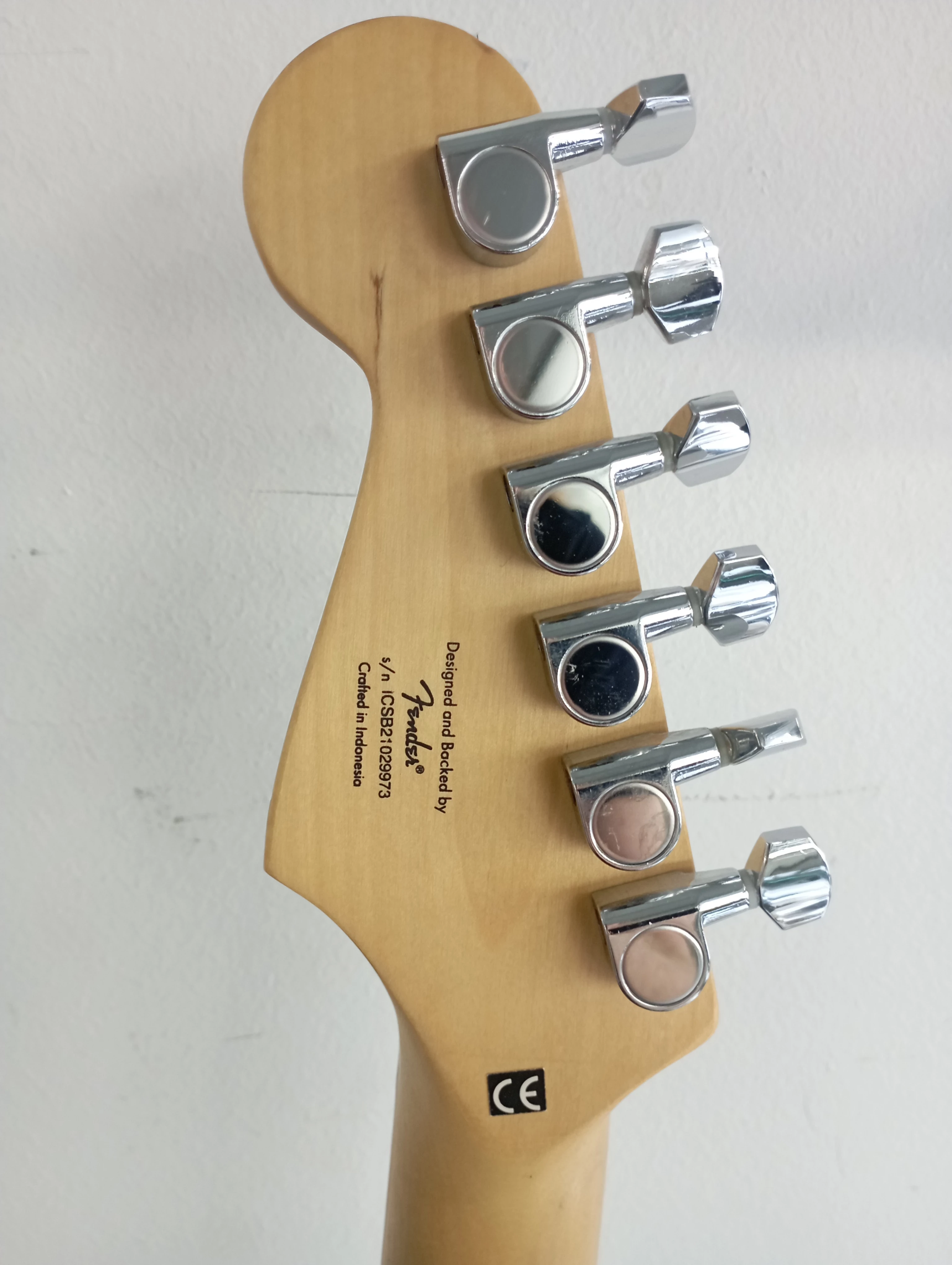 gitara-elektryczna-squier-stratocaster-made-in-indonesia-kod-producenta-666