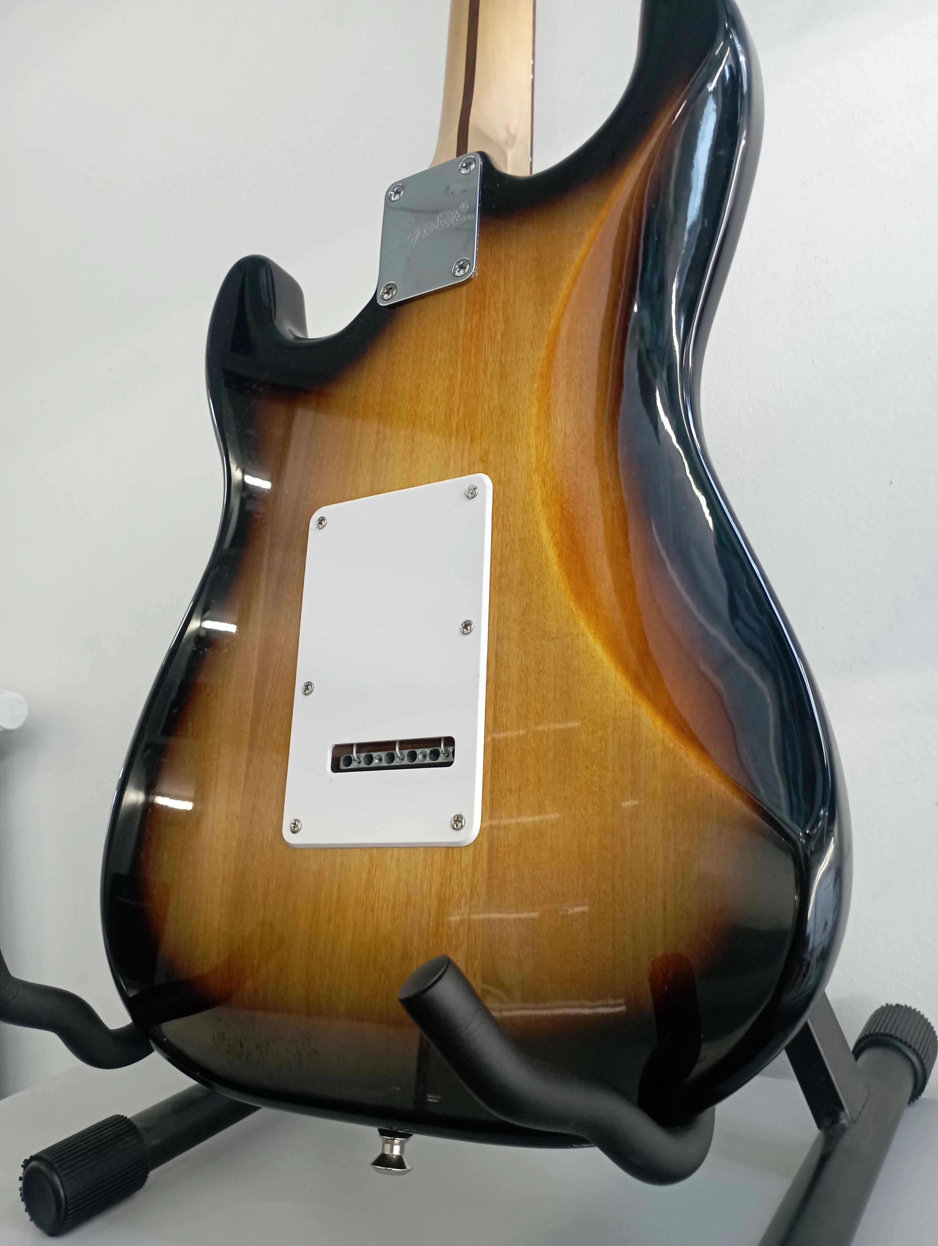 gitara-elektryczna-squier-stratocaster-made-in-indonesia-stan-uzywany