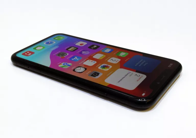 telefon-iphone-xr-64gb-77-a2105-kolor-czarny