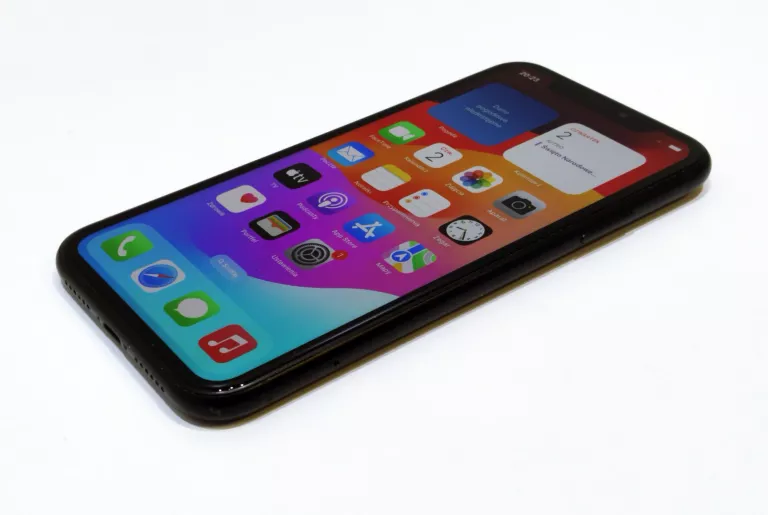 telefon-iphone-xr-64gb-77-a2105-typ-smartfon