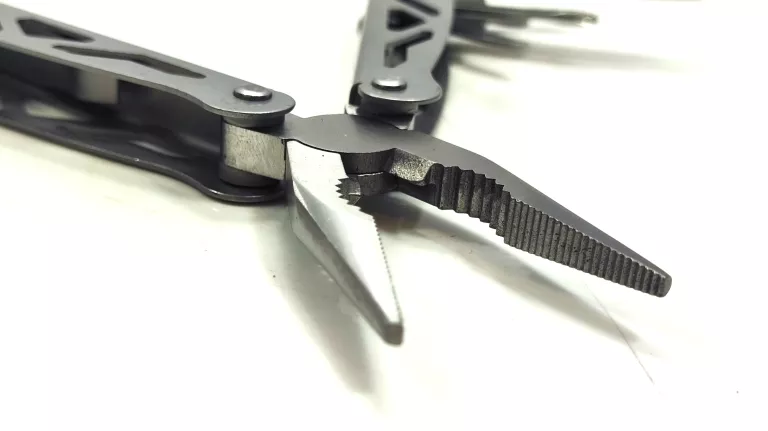 MULTITOOL, NARZĘDZIE WIELOFUNKCYJNE
