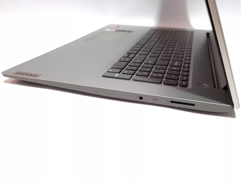 LENOVO IDEAPAD 3 (17ADA05) - 17,3" / AMD RYZEN 3 3250U / 4 GB / 256GB