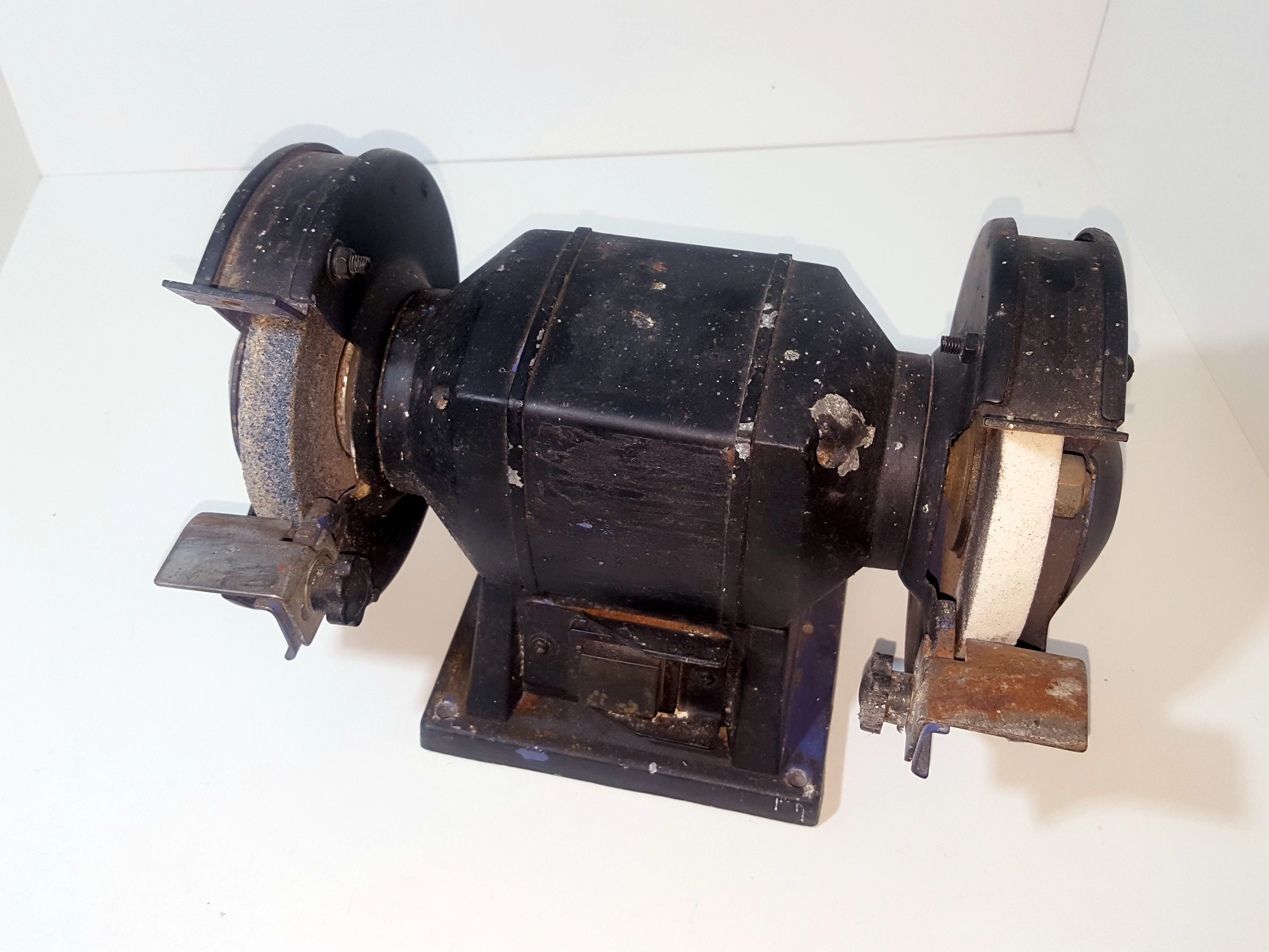 szlifierka-stolowa-plwolnosci-3-5-sj-namyslow