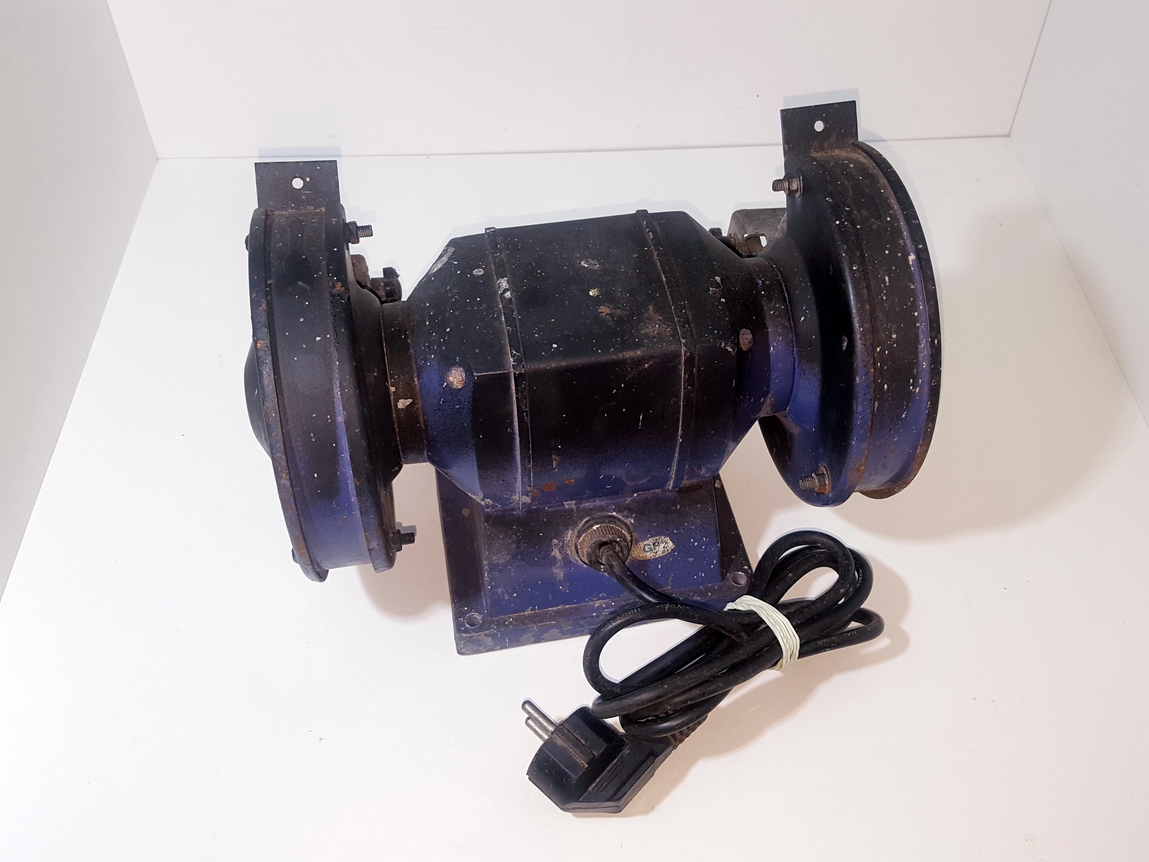 szlifierka-stolowa-rodzaj-zasilania-sieciowe