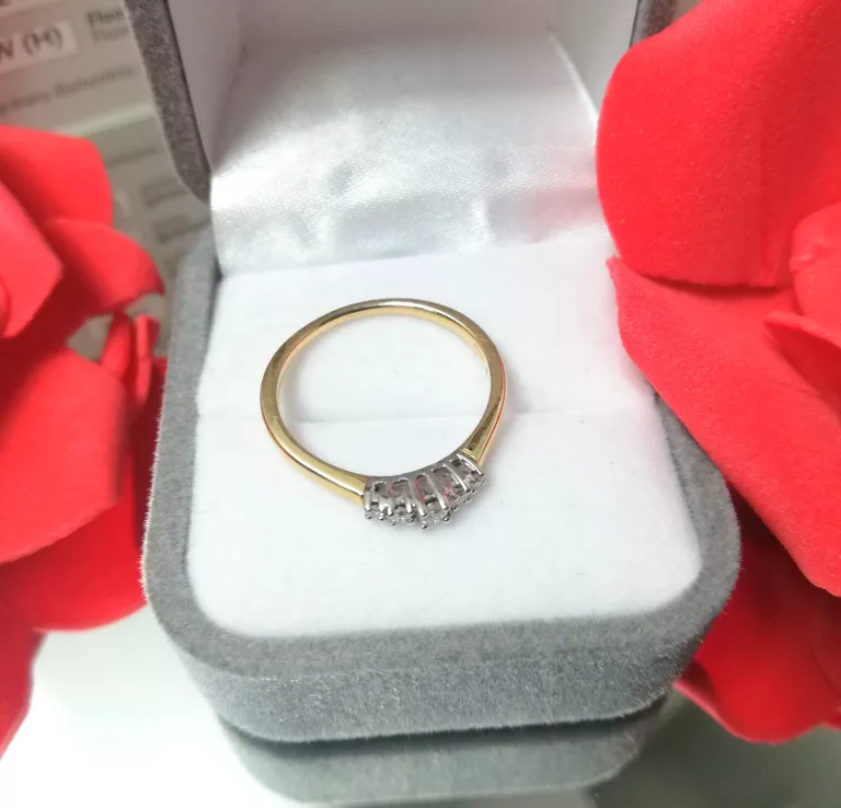 ZŁOTY PIERŚCIONEK Z BRYLANTAMI  585  1,67GR R13