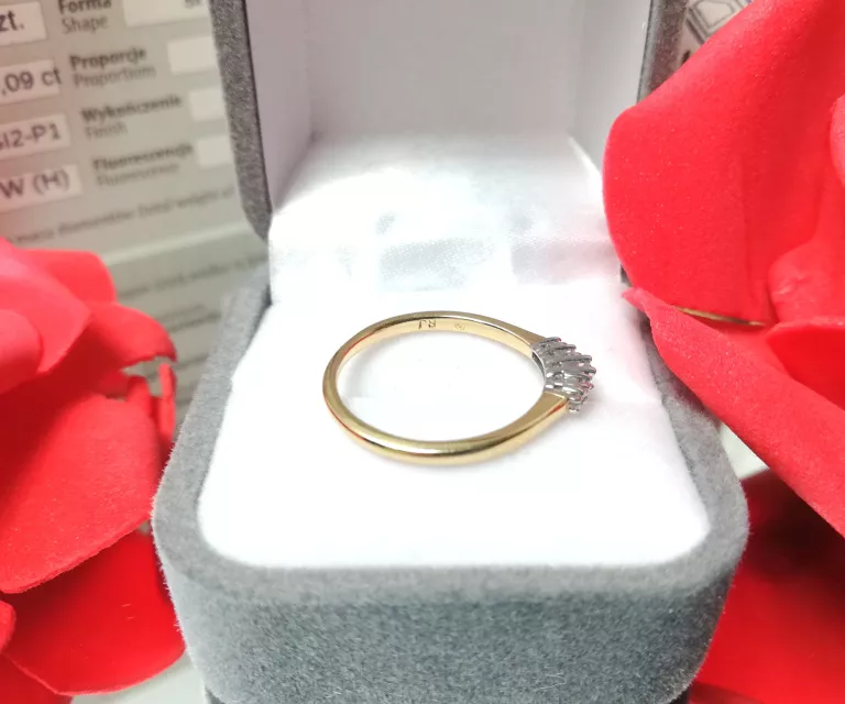 ZŁOTY PIERŚCIONEK Z BRYLANTAMI  585  1,67GR R13