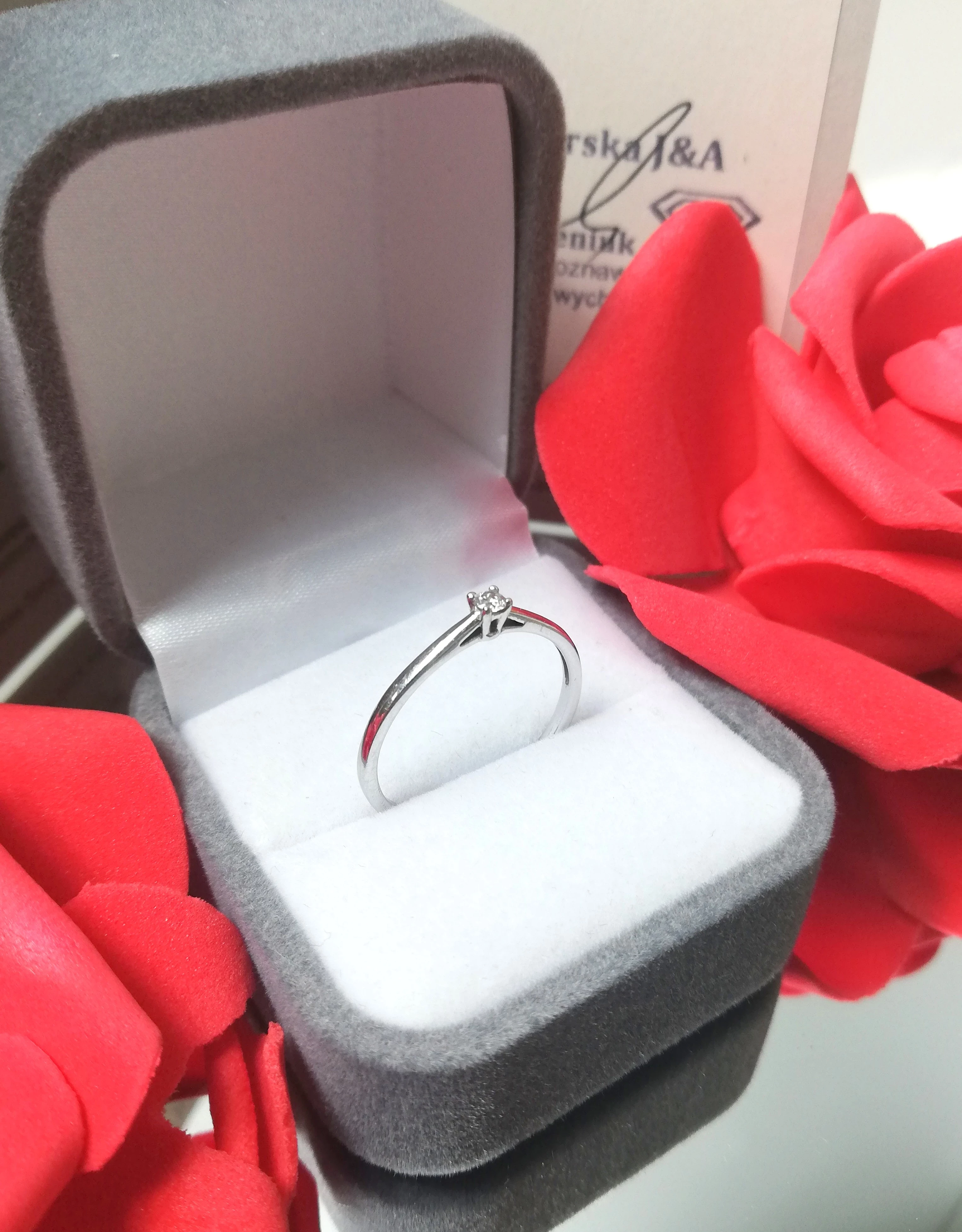 zloty-pierscionek-zareczynowy-z-brylantem-bzloto-112gr-585-r145-3-maja-105-dabrowa-gornicza