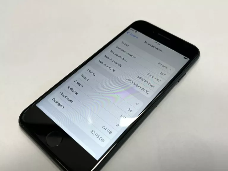 SMARTFON APPLE IPHONE SE (2020) 3 GB / 64 GB 4G (LTE) CZARNY