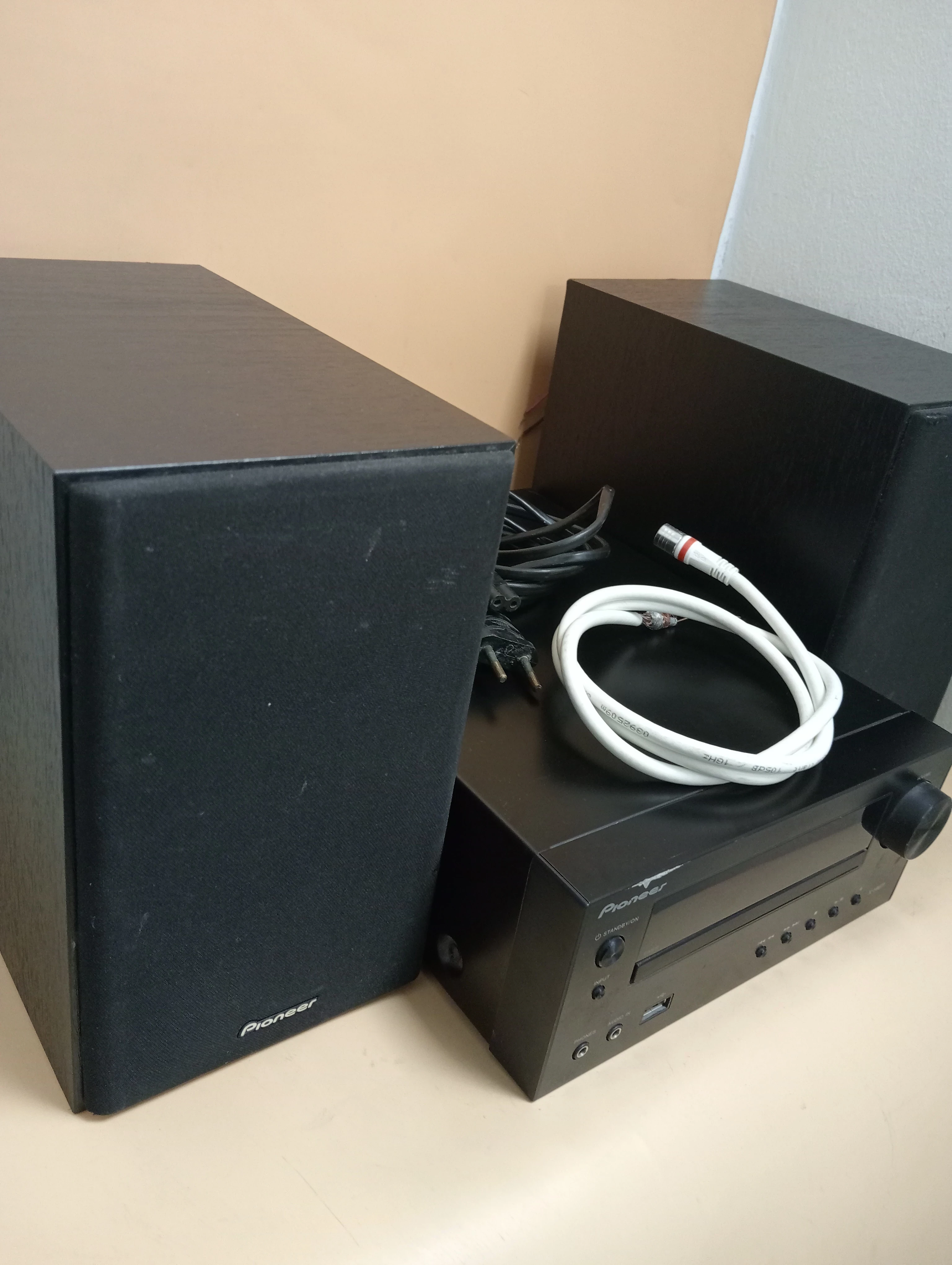 wieza-pioneer-x-hm11-k-radio-fm