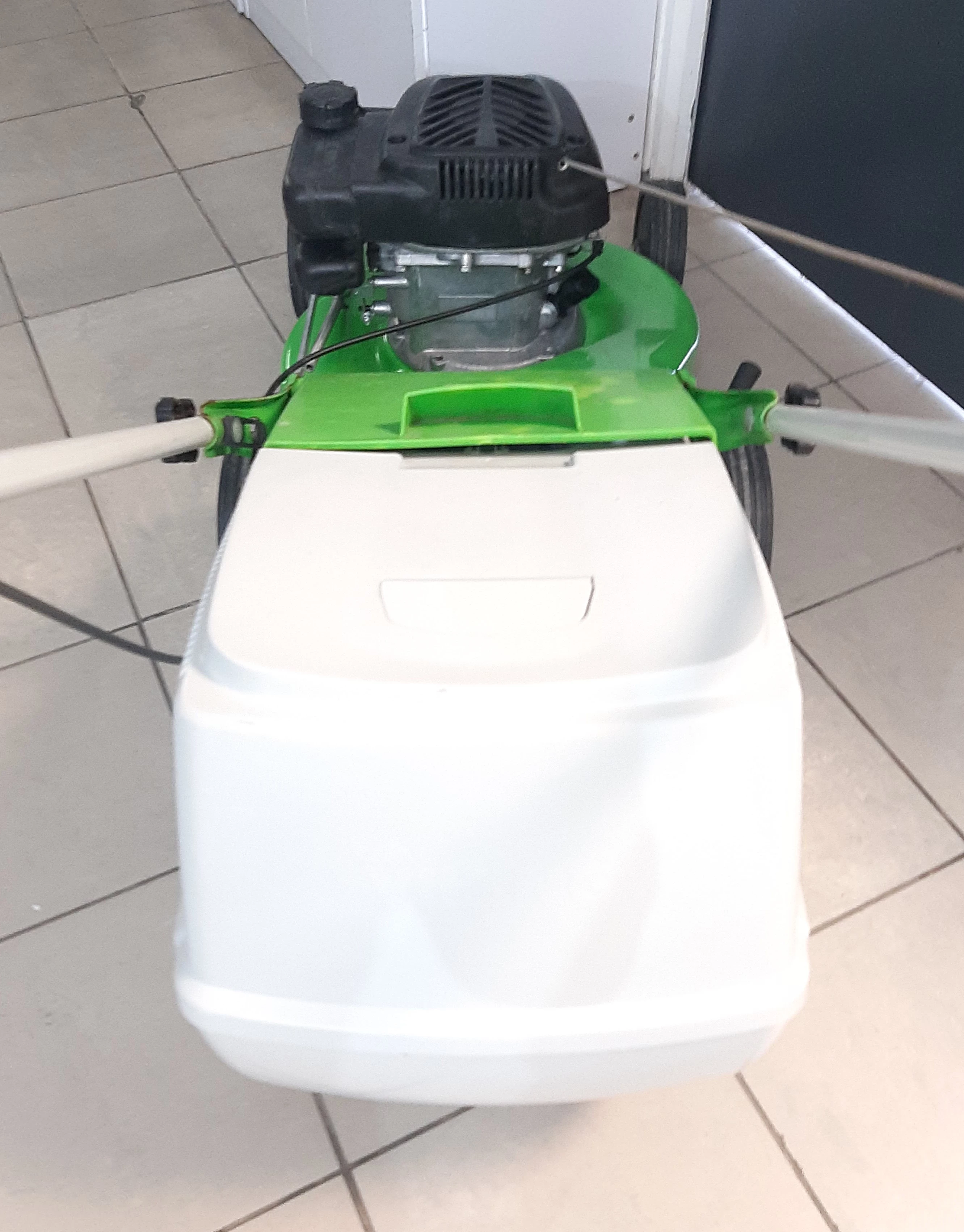 kosiarka-spalinowa-viking-mb-248-pojemnosc-silnika-14000