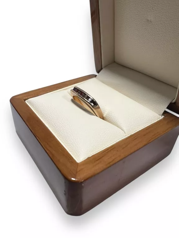 zloty-pierscionek-z-czerwona-cyrkonia-208g585r10-material-15835-2