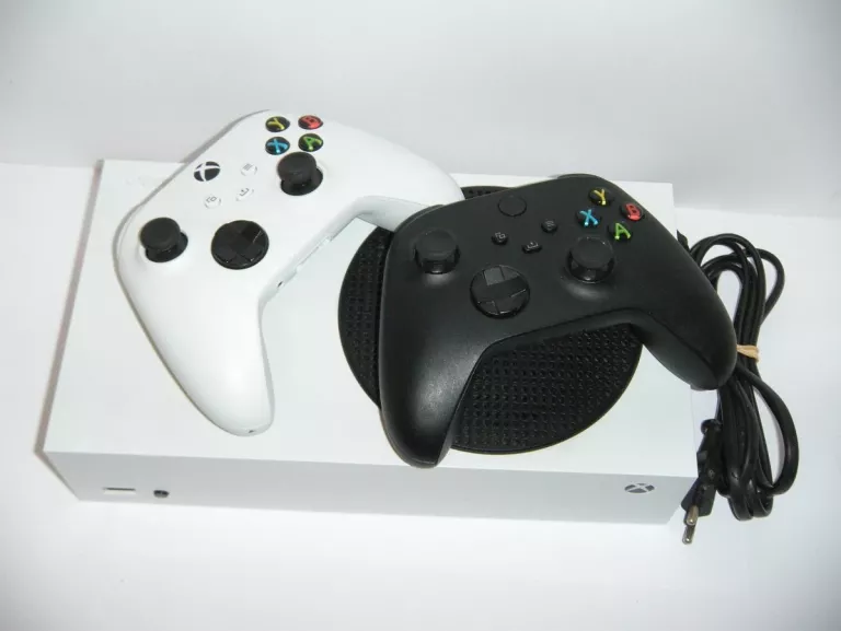 konsola-xbox-series-s-500gb-z-dwoma-padami-ean-gtin-00000000000000