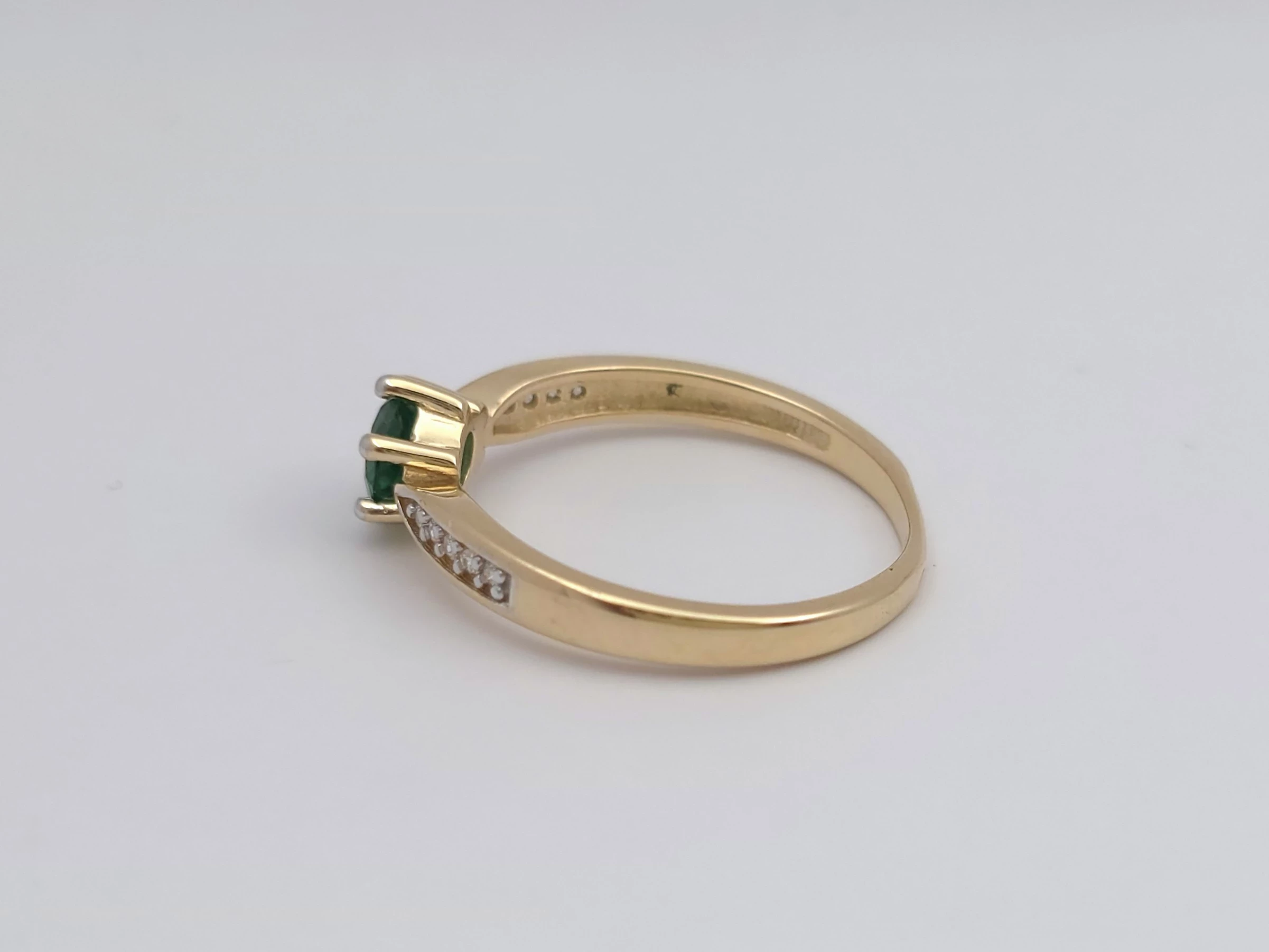 zloty-pierscionek-z-zielona-cyrkonia-585-14k-r14-230g-material-15835-2