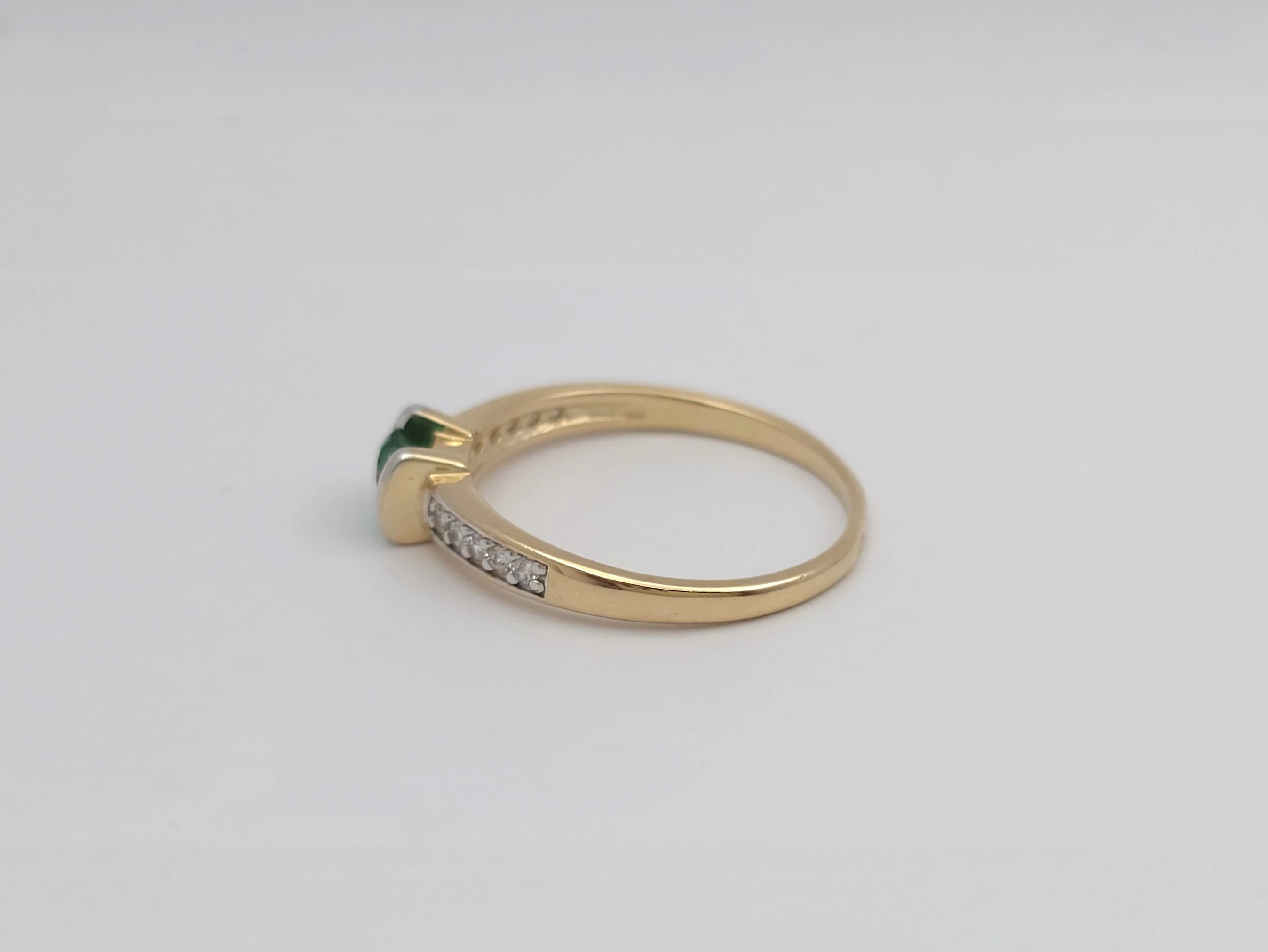 zloty-pierscionek-z-zielona-cyrkonia-585-14k-r16-230g-waga-259