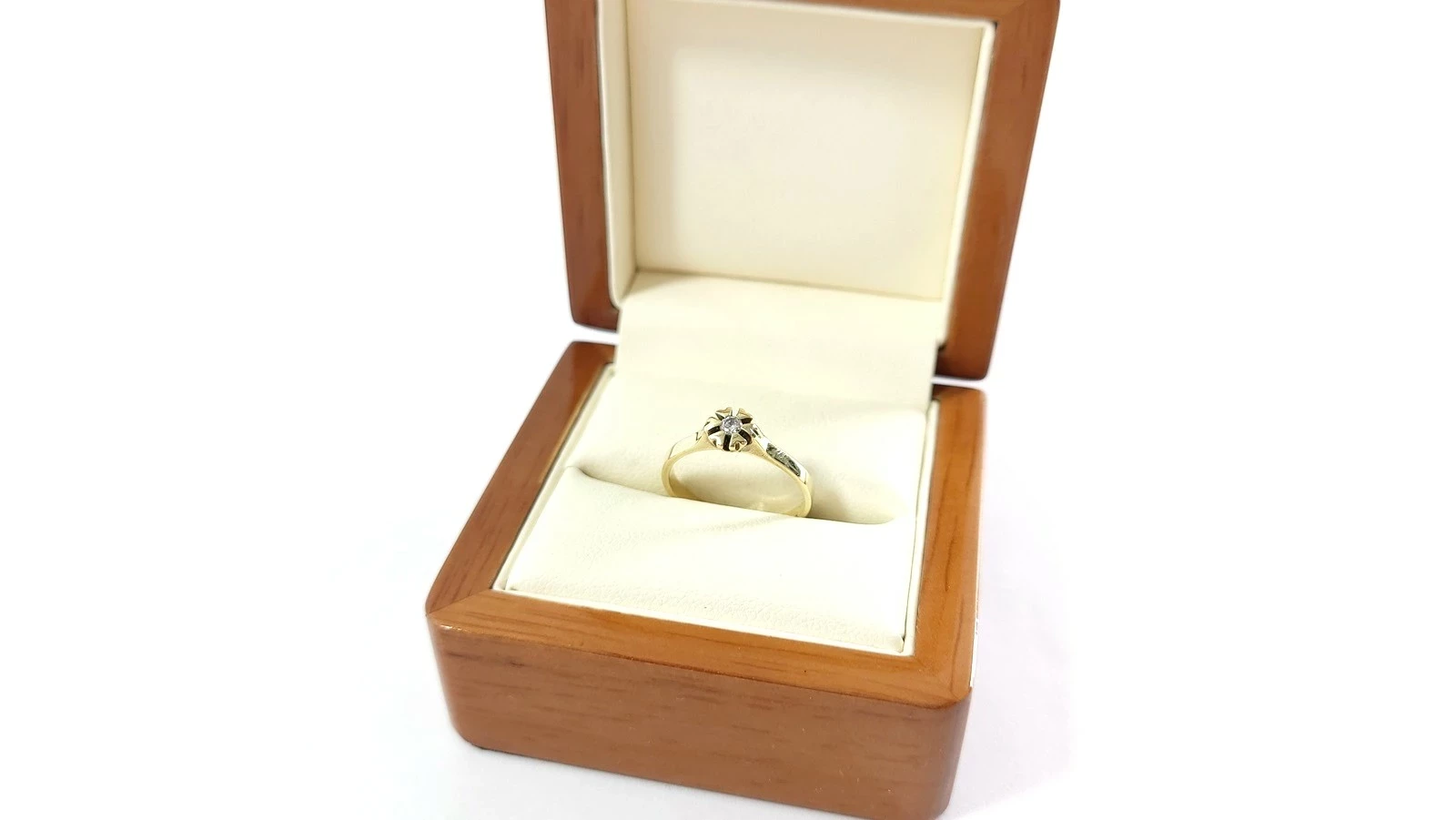 piekny-zloty-pierscionek-z-cyrkonia-p333r11175g-kosciuszki-23b-malbork