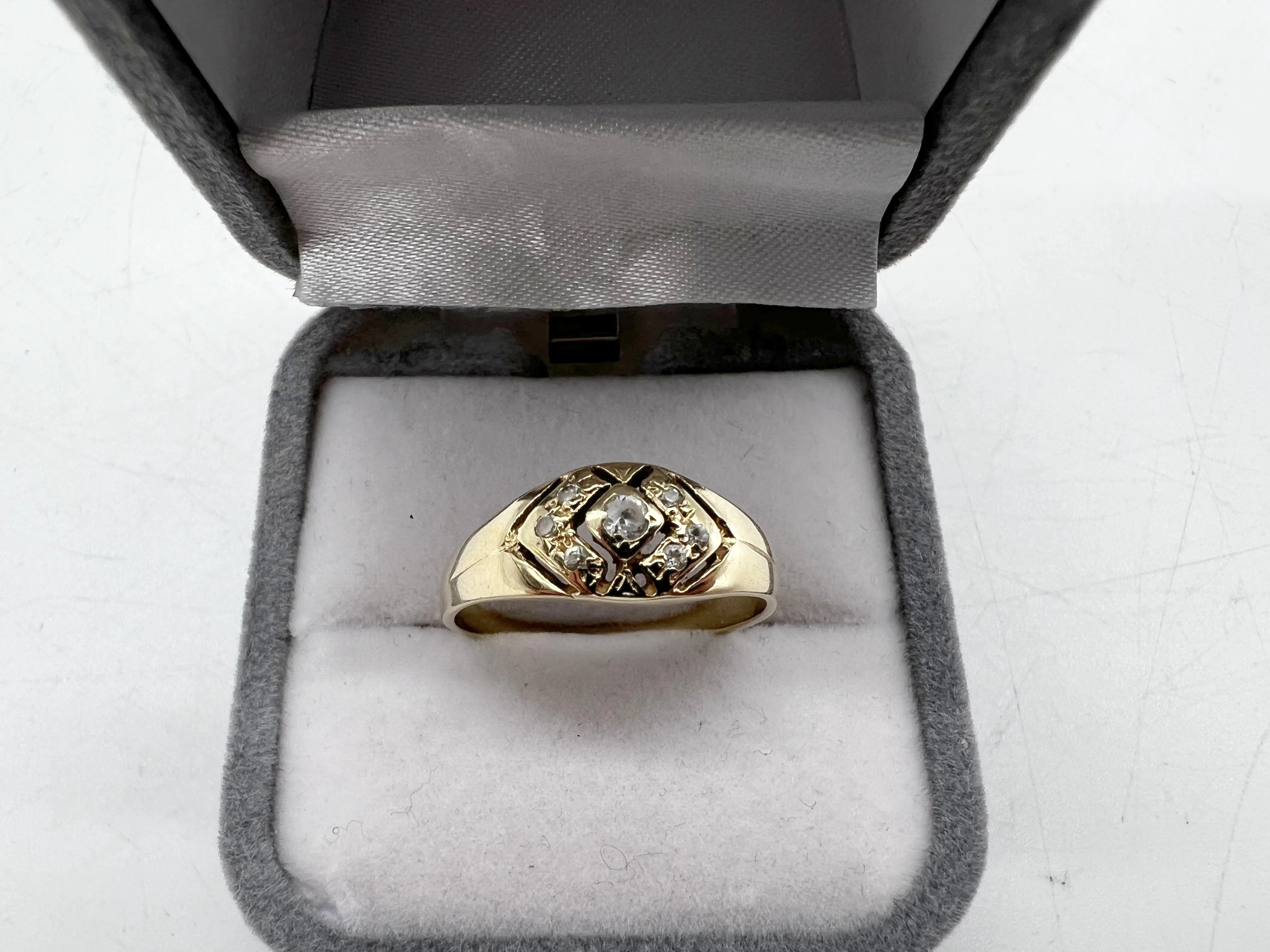 sliczny-zloty-pierscionek-z-kamieniami-585230gr13-rodzaj-wyrob-jubilerski