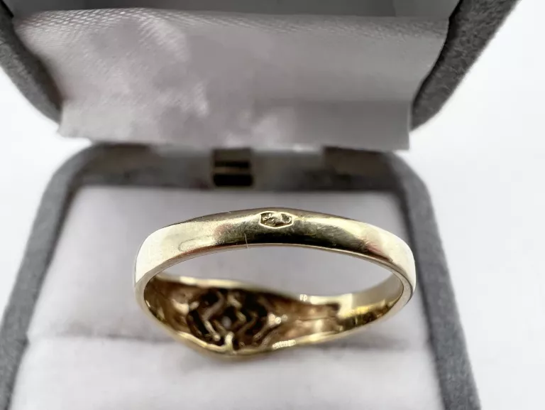 sliczny-zloty-pierscionek-z-kamieniami-585230gr13-kamien-inny-kamien