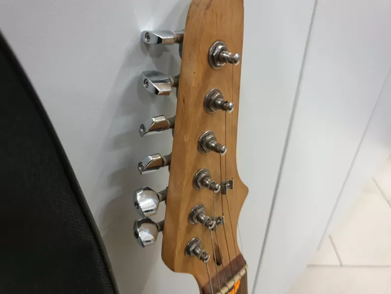 GITARA ELEKTRYCZNA WEINBERGER CK-HEG001