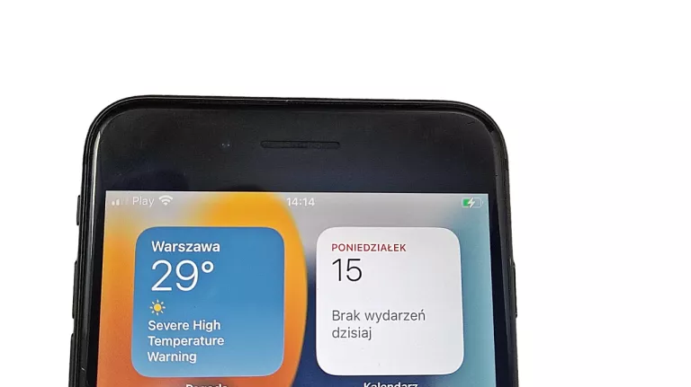 TELEFON APPLE IPHONE 8 PLUS 64GB 5,5" KOND BAT. 82% + SŁUCHAWKI
