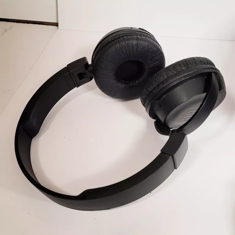 sluchawki-nauszne-jbl-bt-450-czarne-kolor-dominujacy-czarny