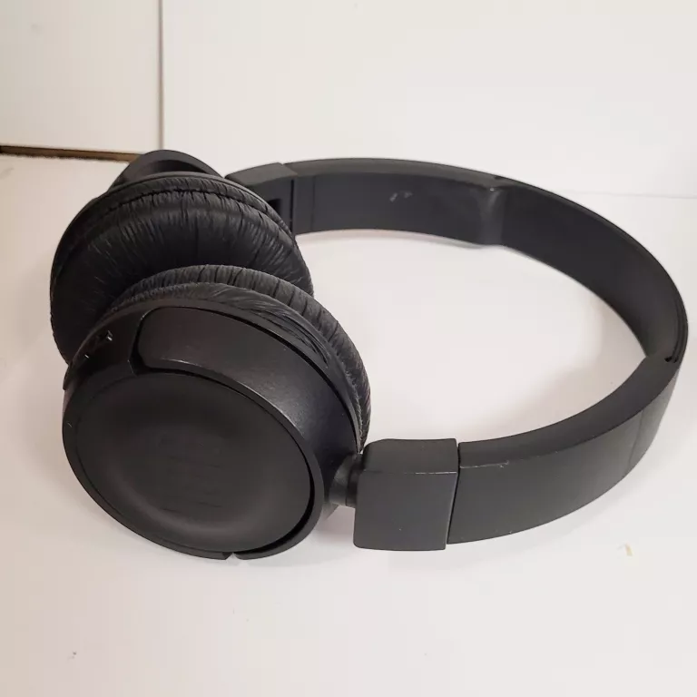 sluchawki-nauszne-jbl-bt-450-czarne-stan-uzywany