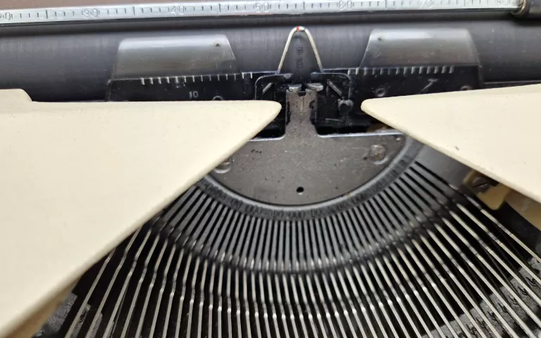 maszyna-do-pisania-predom-lucznik-1303-product-id-06d53946-5af6-4835-a27b-9a54741eda56