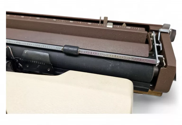 maszyna-do-pisania-predom-lucznik-1303-marka-predom-lucznik