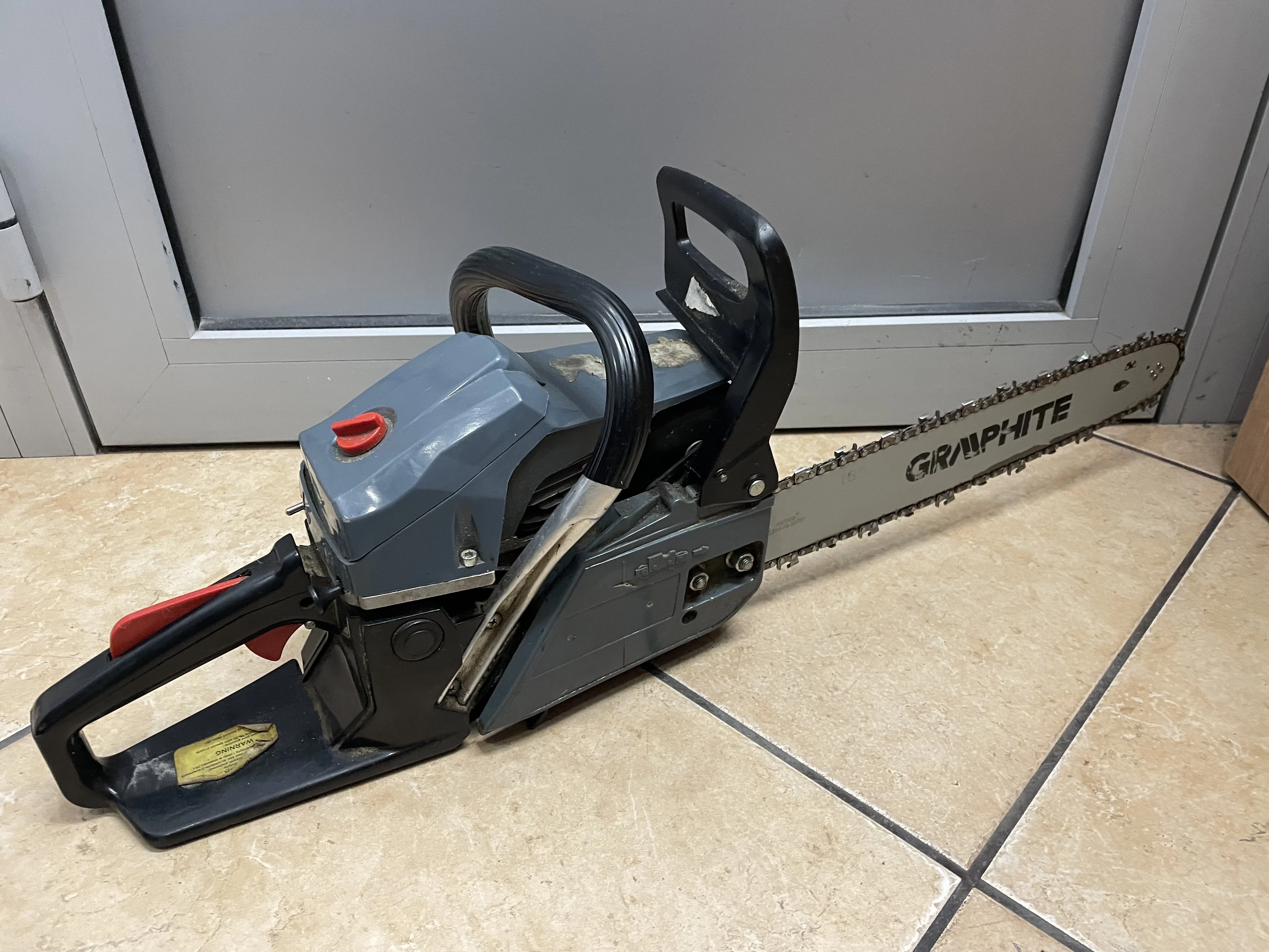 pila-spalinowa-graphite-89g940-product-id-6380bde6-1449-45f7-9b00-e97b7619cb4a