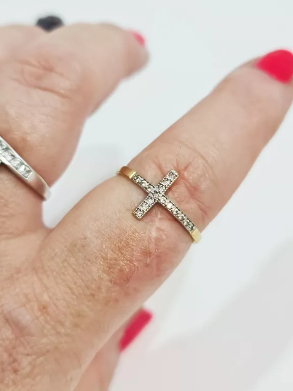 ŚLICZNY 8K ZŁOTY PIERŚCIONEK Z KRZYŻEM R.16 0,93G
