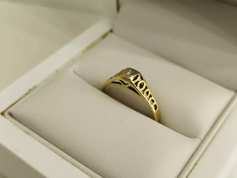 niezwykly-zloty-pierscionek-z-diamentem-585-1450-g-marka-248811-958954