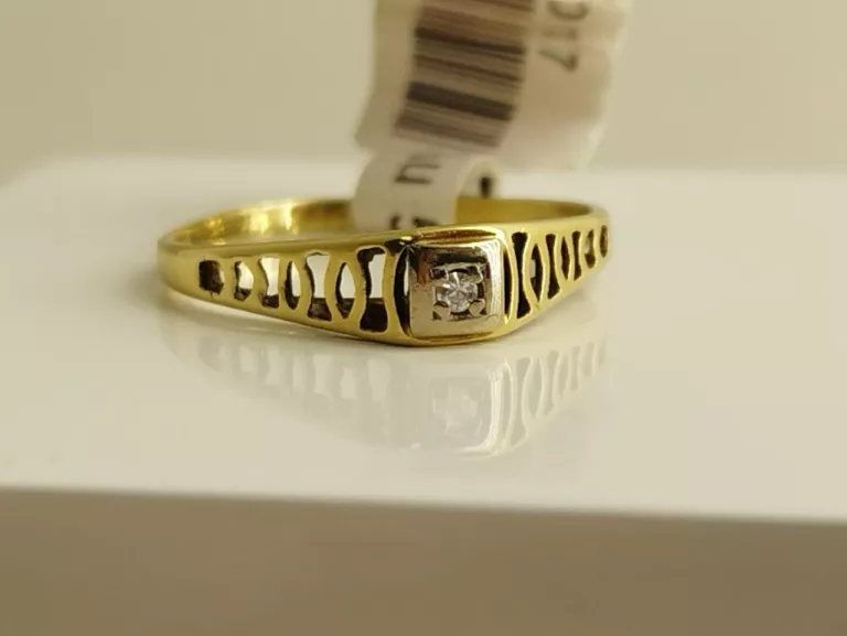 niezwykly-zloty-pierscionek-z-diamentem-585-1450-g-ean-gtin-5903772021080