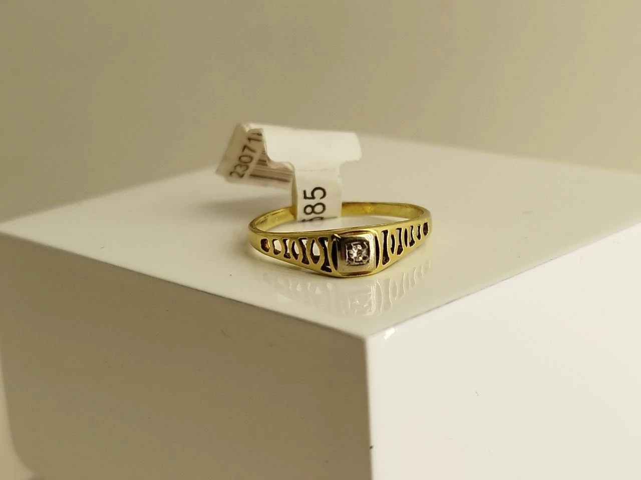 niezwykly-zloty-pierscionek-z-diamentem-585-1450-g-rozmiarsrednica-wew-mm-372-14