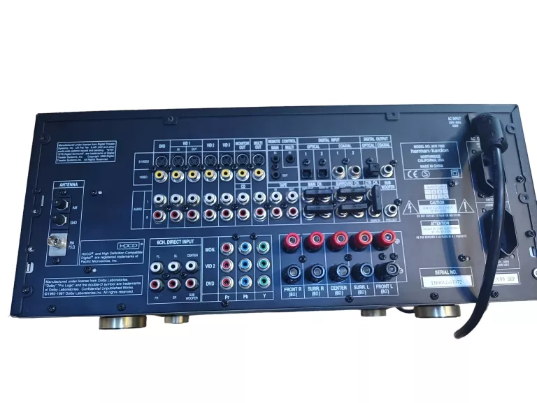 AMPLITUNER HARMAN KARDON AVR 7000 OPIS!