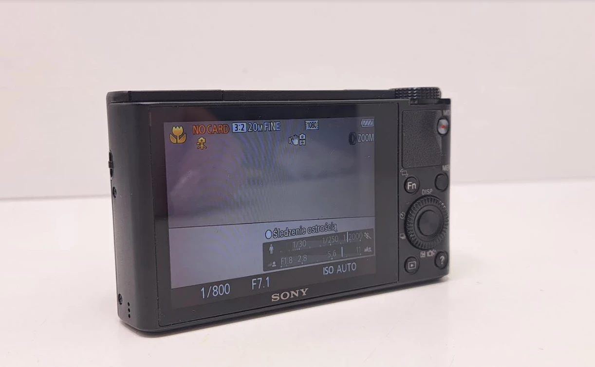 aparat-cyfrowy-sony-cyber-shot-dsc-rx100-pokrowiec-stabilizacja-cyfrowa