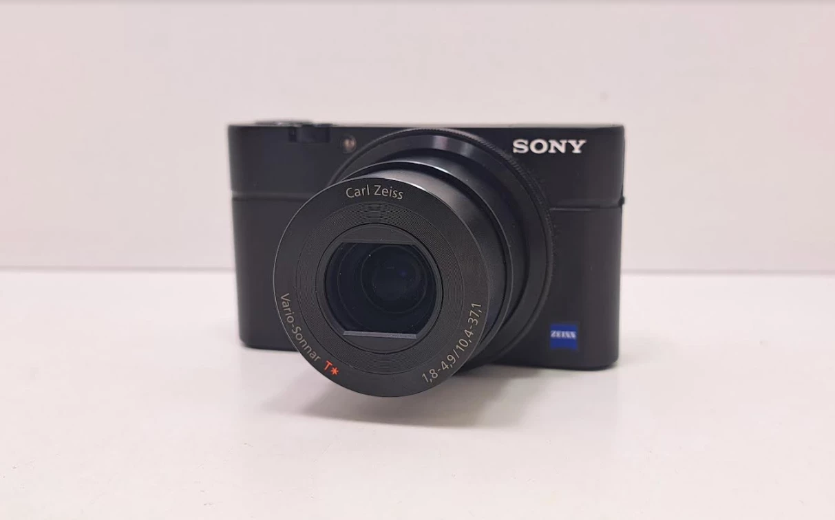 aparat-cyfrowy-sony-cyber-shot-dsc-rx100-pokrowiec-jakosc-video-1080p