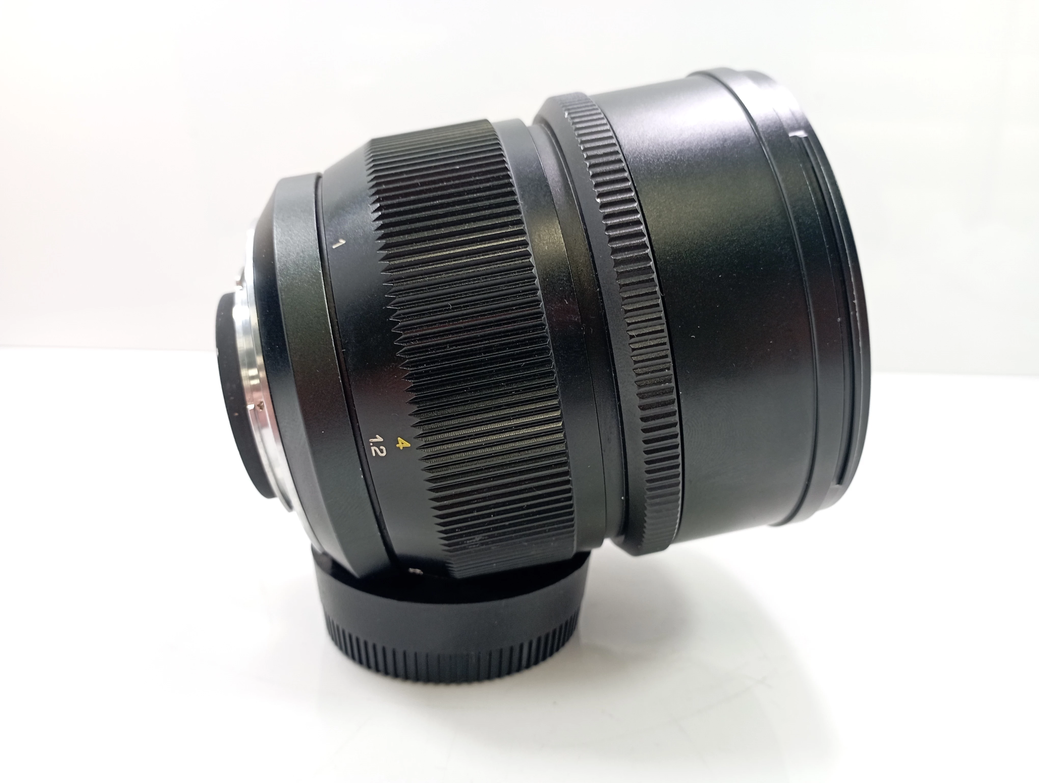 obiektyw-zhongyi-mitakon-speedmaster-85mm-f12-dla-nikon-f-typ-obiektywu-standardowy