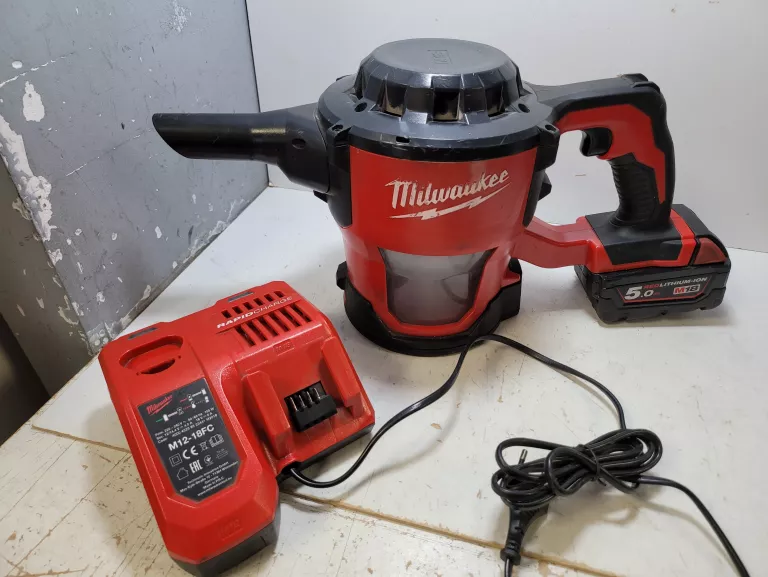 ODKURZACZ MILWAUKEE M18 CV+AKU+ŁAD