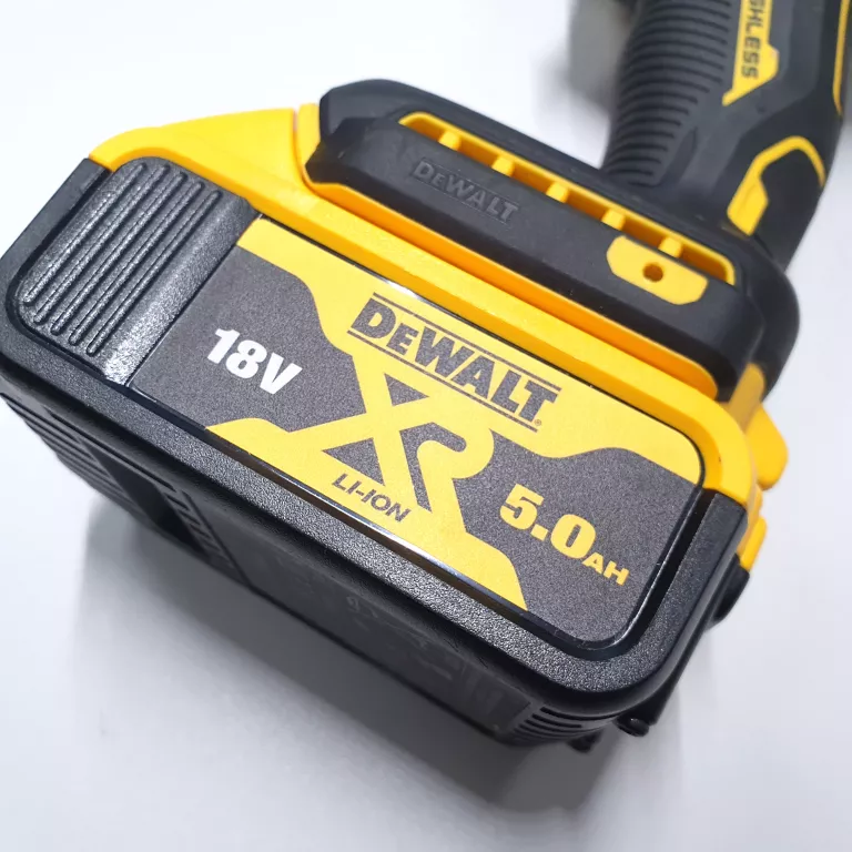 ZAKRĘTARKA UDAROWA DEWALT DCF850
